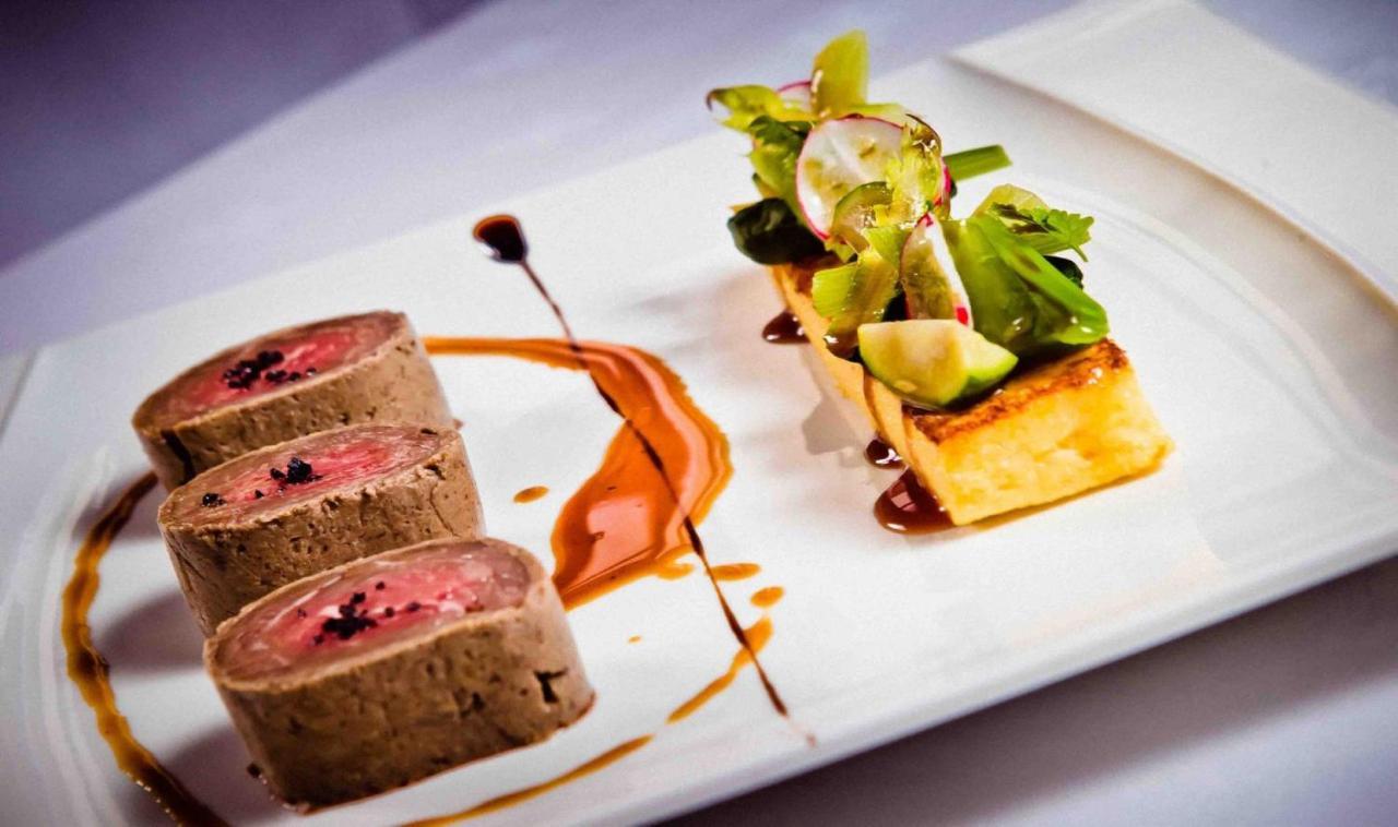 Logis Hotel-Restaurant Saint Romain Анс Екстериор снимка