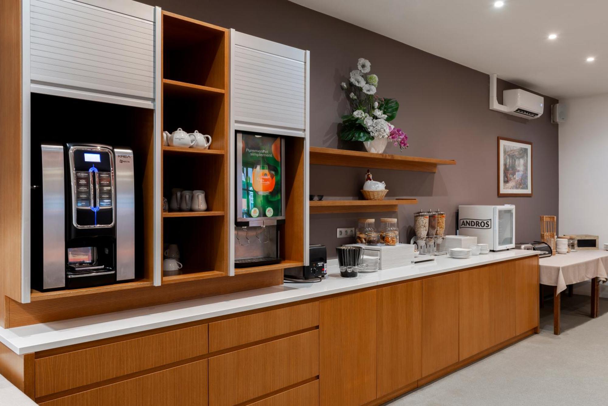 Logis Hotel-Restaurant Saint Romain Анс Екстериор снимка