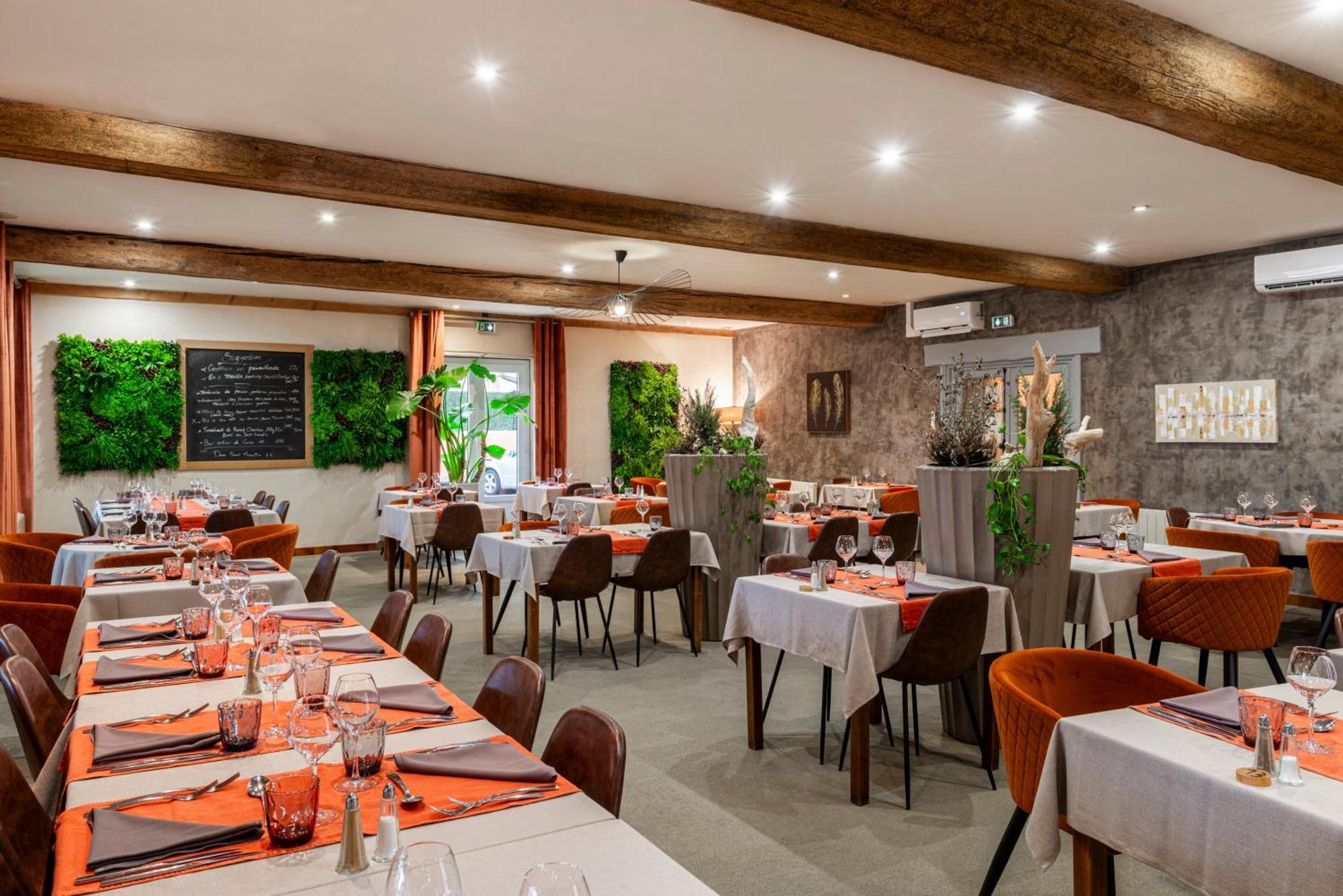 Logis Hotel-Restaurant Saint Romain Анс Екстериор снимка