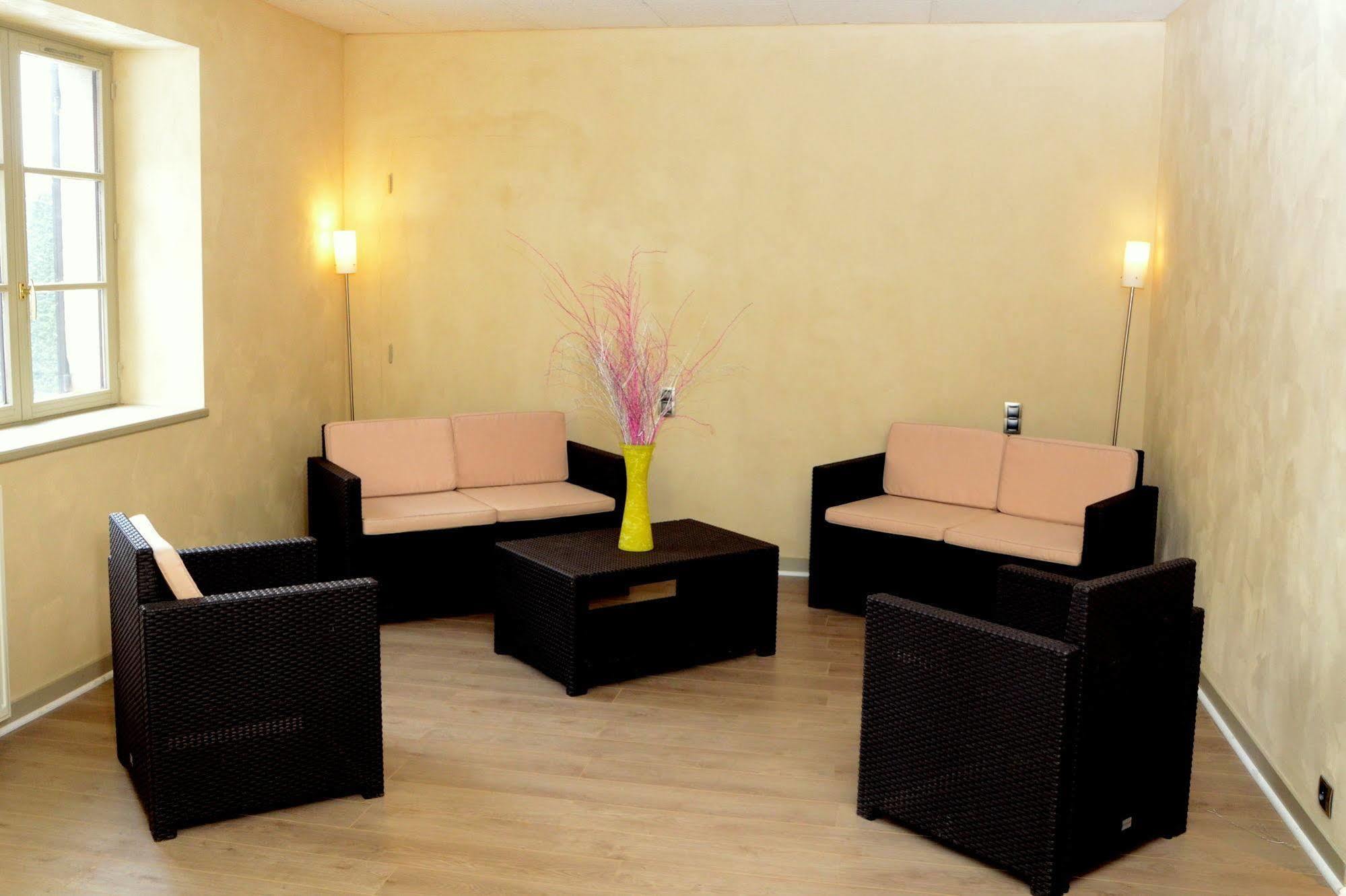Logis Hotel-Restaurant Saint Romain Анс Екстериор снимка