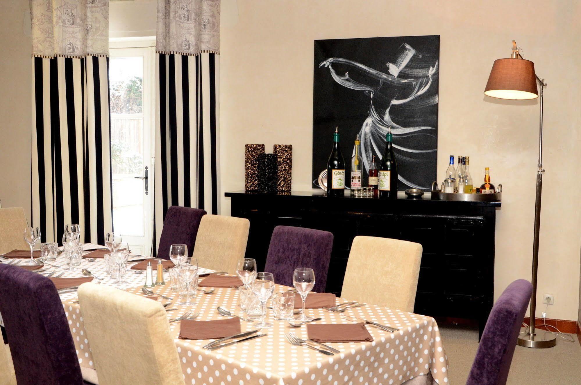 Logis Hotel-Restaurant Saint Romain Анс Екстериор снимка